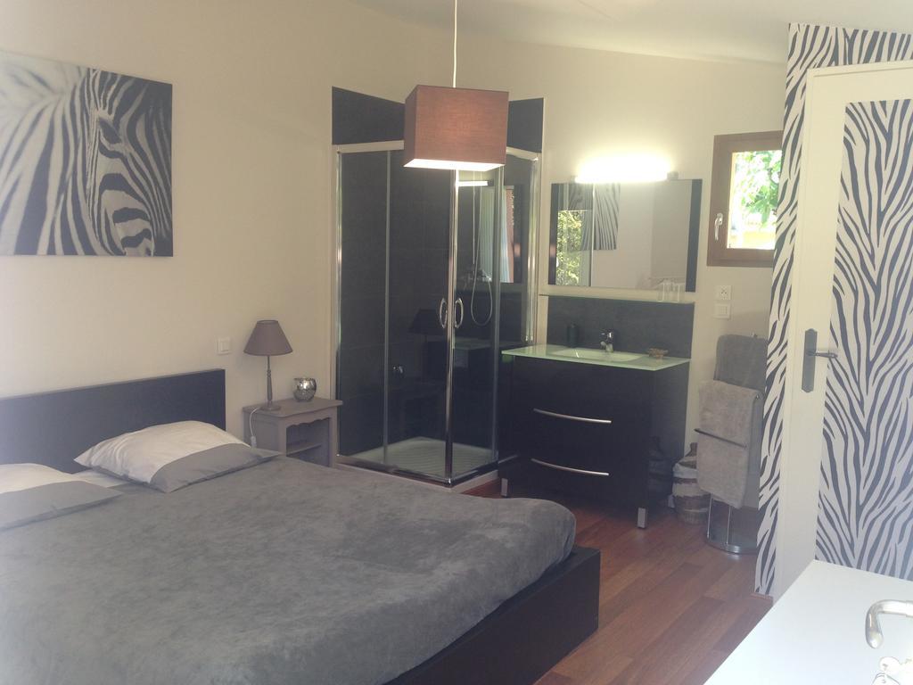 Bed and Breakfast Chez Calou Mane  Zimmer foto